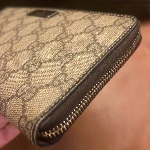 GUCCI Coated Canvas Leather Large Zip Around Wallet BEAUTIFUL - Picture 4 of 14